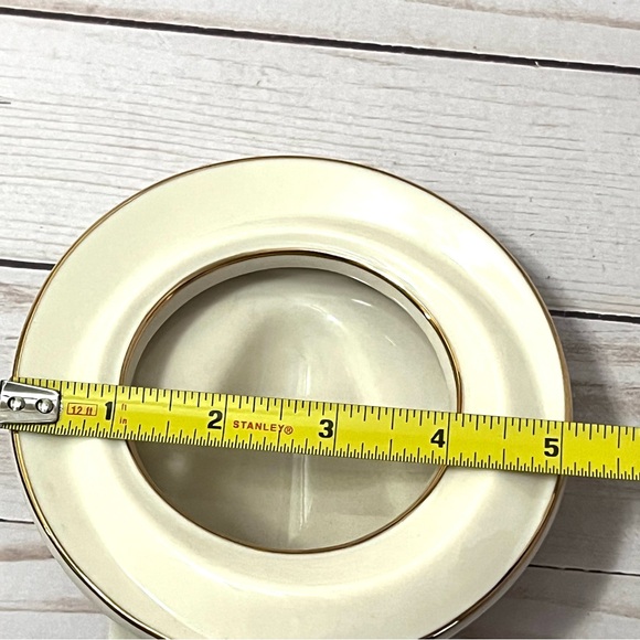 Lenox Ivory Porcelain Round Picture Frame with Gold Trim - Picture 6 of 7